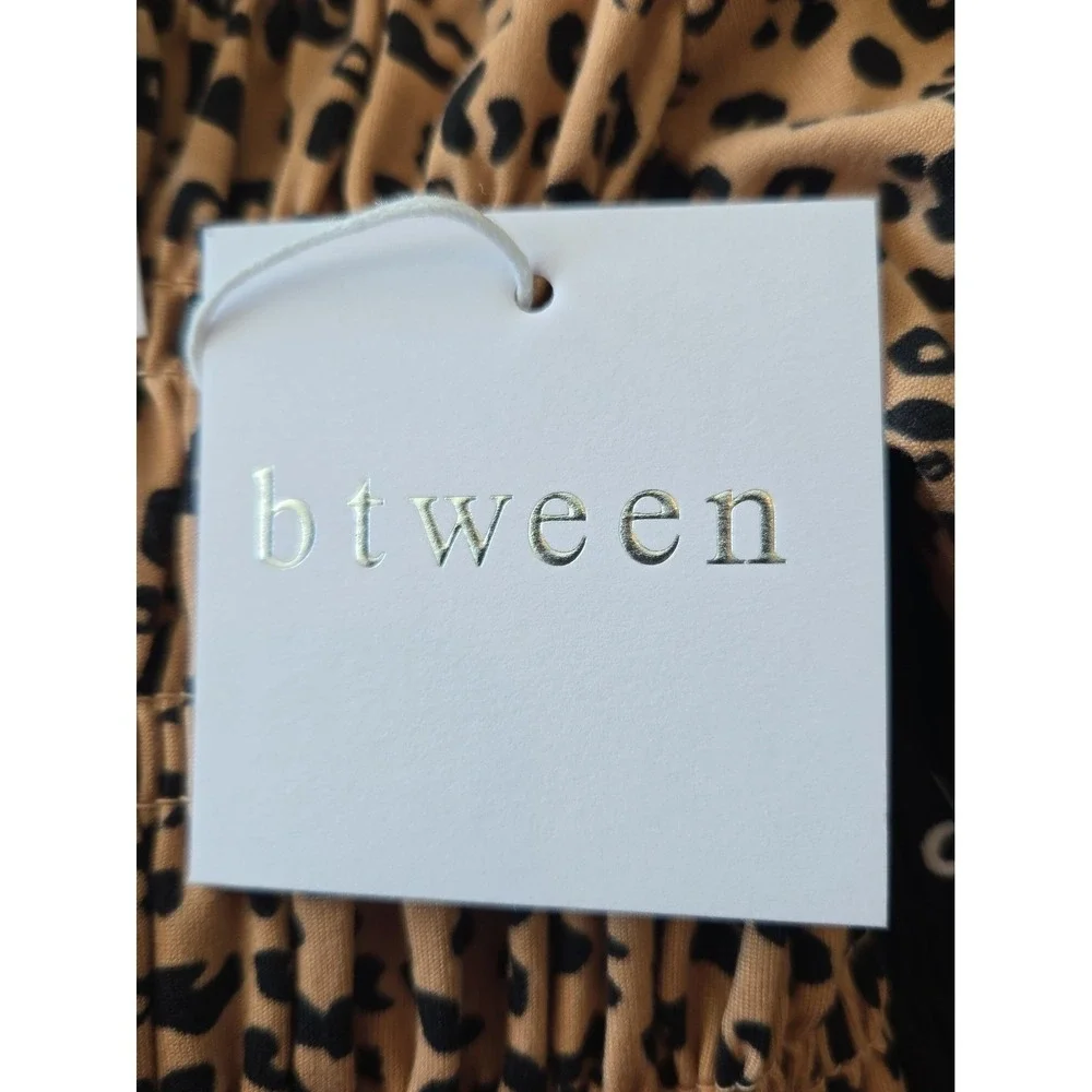 Btween Girls Two Pack of Dresses Size 5. With‎ hair Accessories NWT